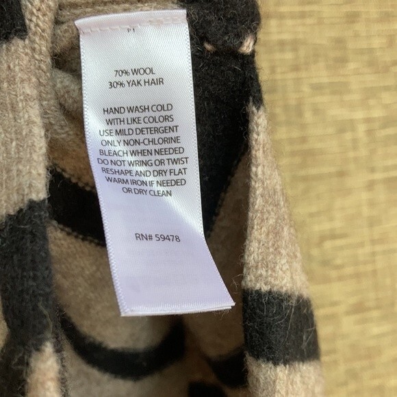 Tahari wool yak hair blend poncho sweater - Picture 6 of 7